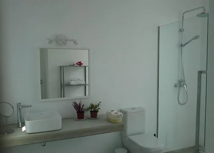 Sargo, Vistas Espectaculares Entre Mar Y Volcan Punta Mujeres